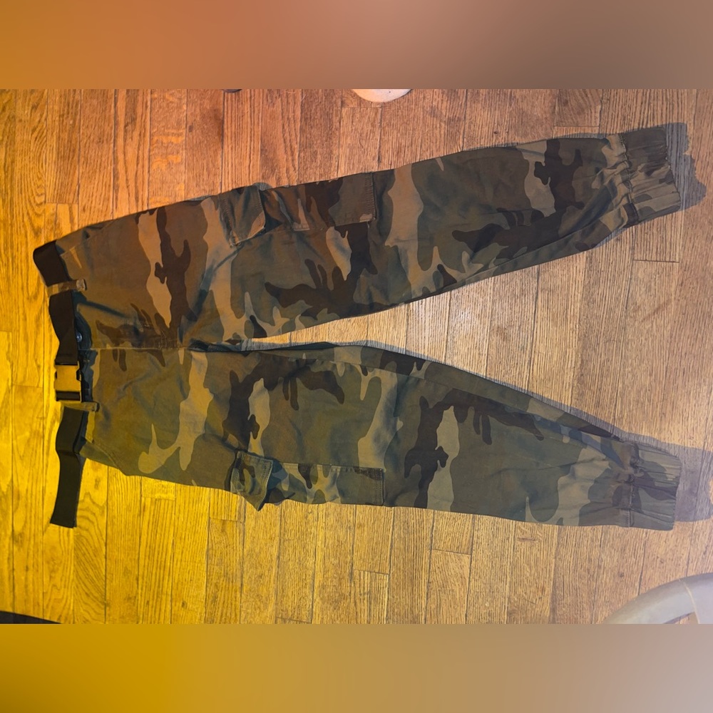 Cargo camo pants